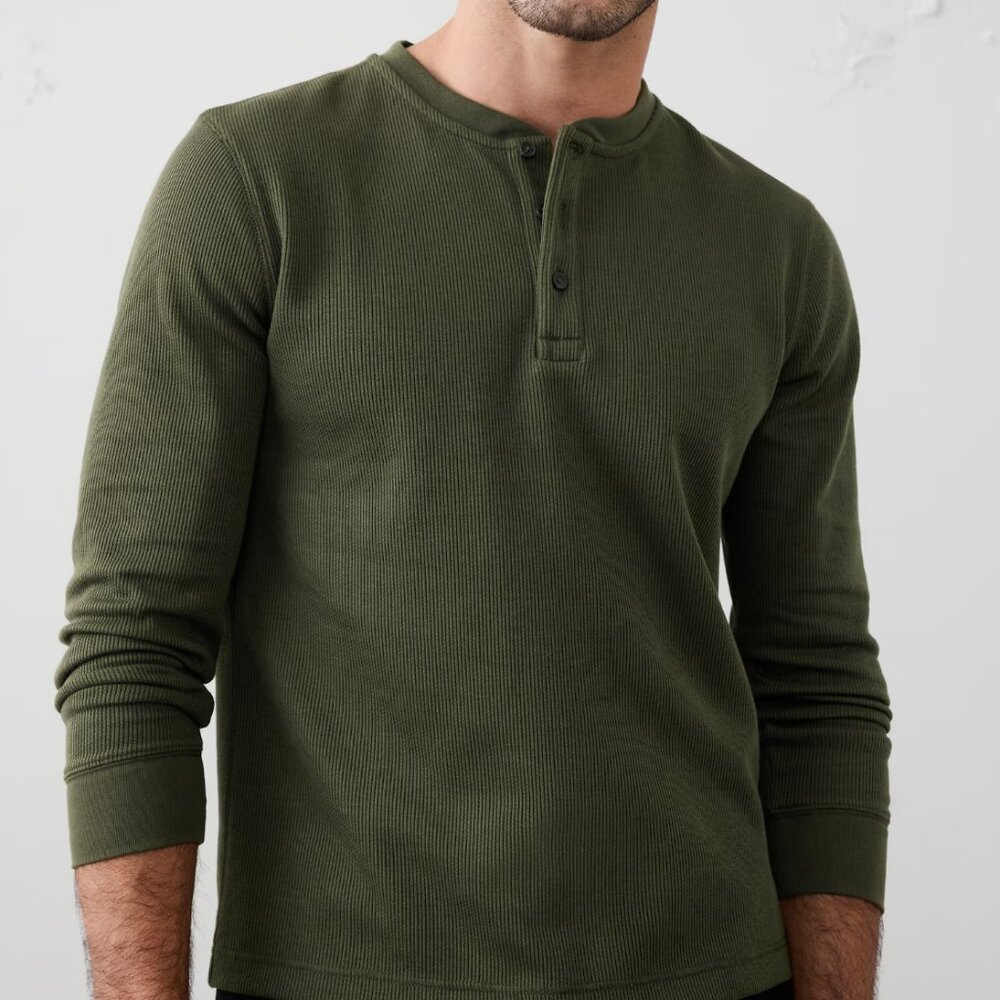Banana Republic Factory Waffle Knit Henley, Dark Trees (Green), Large, EUC